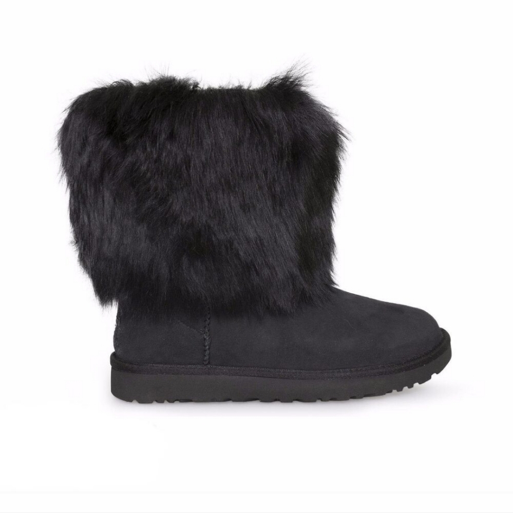 Ugg Short Sheepskin Cuff Boot Black Size 6